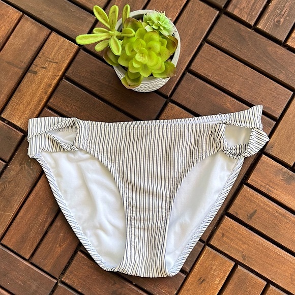 ✨LIKE NEW✨Xhililaration Blue & White Striped Bikini Bottom - Size Womens Small - Picture 2 of 6